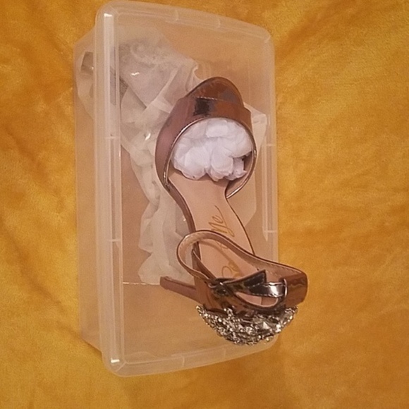 Jeweled Peetoe Pump - Picture 4 of 6